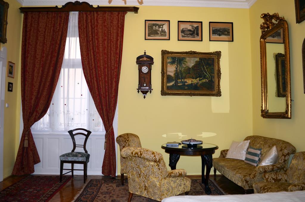 Central Avenue Apartments Budapest Room photo